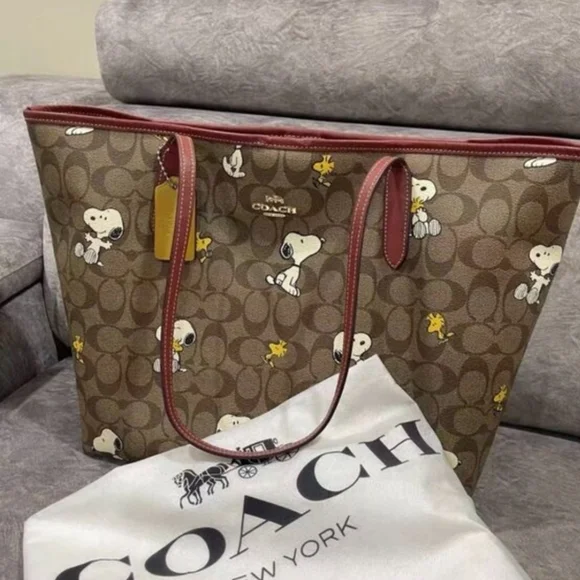 Coach Brown Tote Bag with Snoopy Pattern - Picture 2 of 6